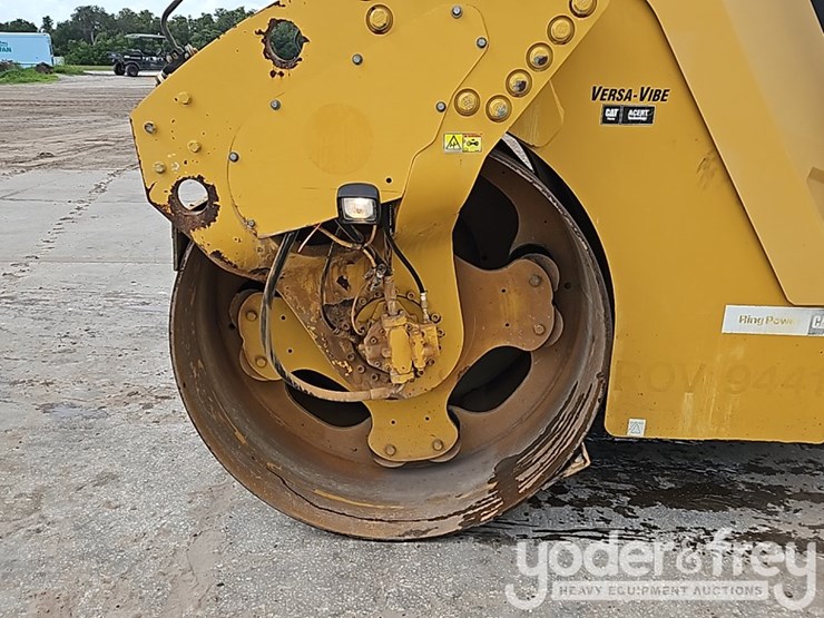 2011-caterpillar-cb54-image-8