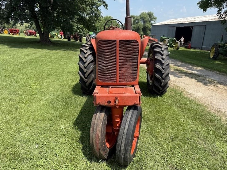 allis-chalmers-wd-tractor-image-2