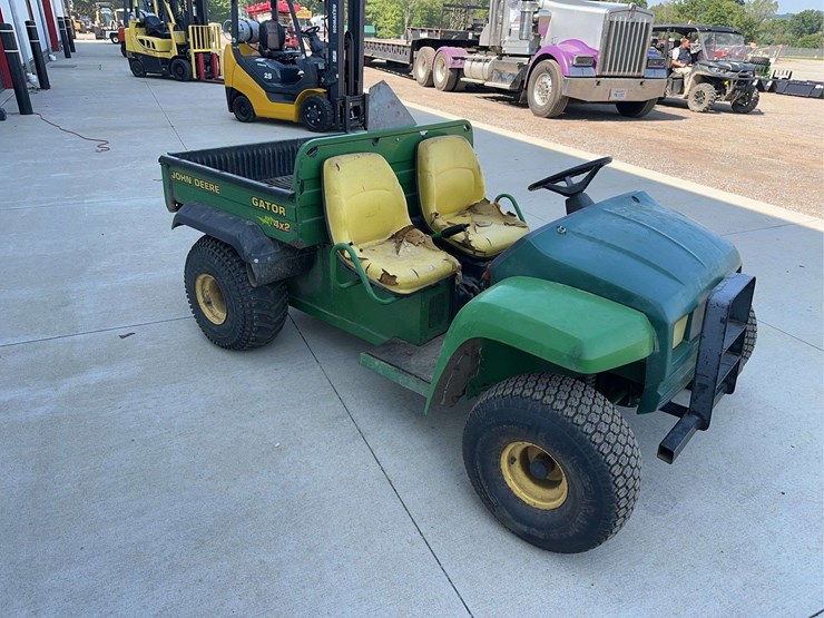 john-deere-gator-image-2