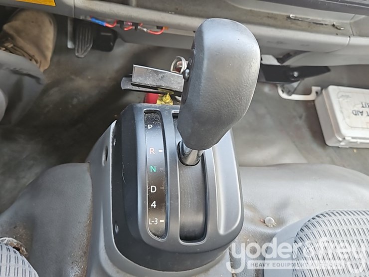 2019-hino-195-image-30