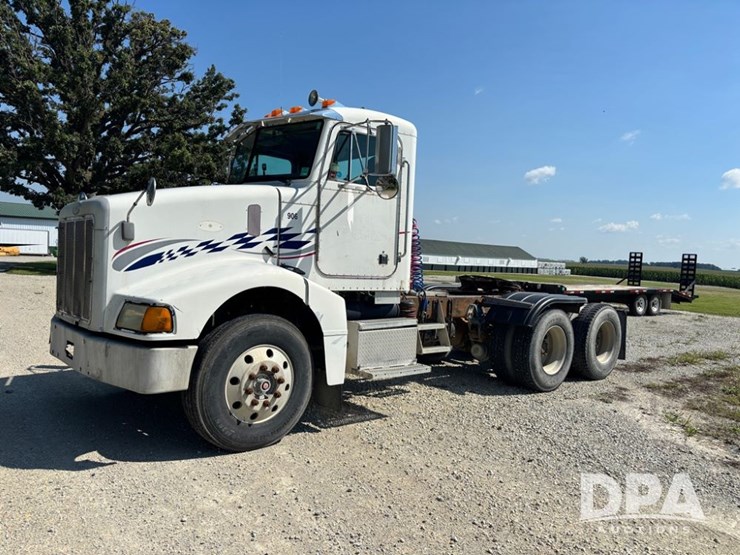 1999-peterbilt-385-image-1