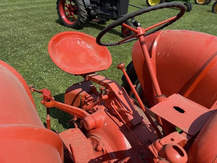 case-dc-4-tractor-image-11