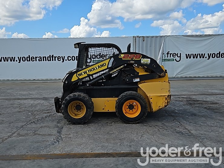 2018-new-holland-l228-image-2