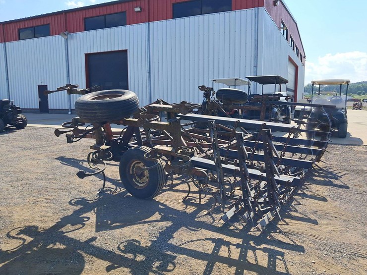 ber-vac-16'-folding-field-cultivator-image-3