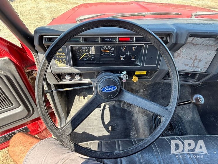 1992-ford-f700-image-79