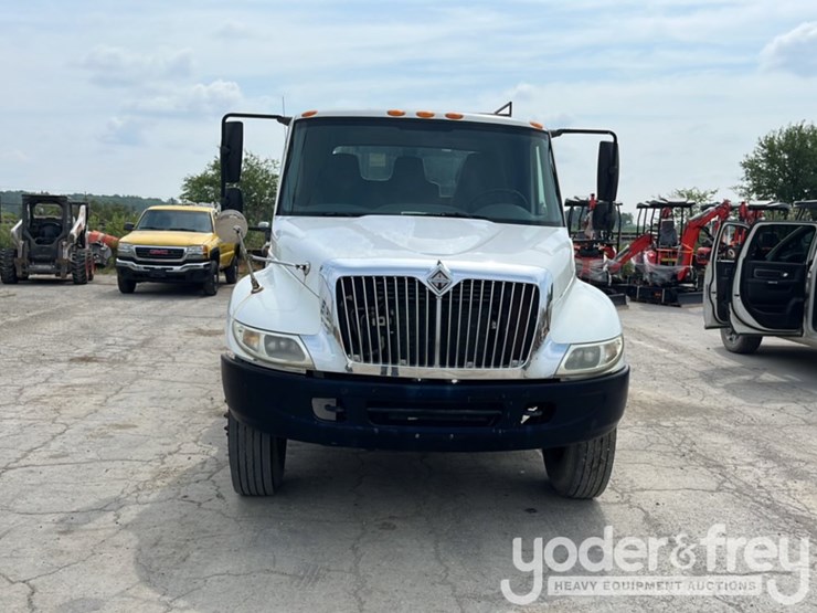 2006-international-durastar-4300-image-8
