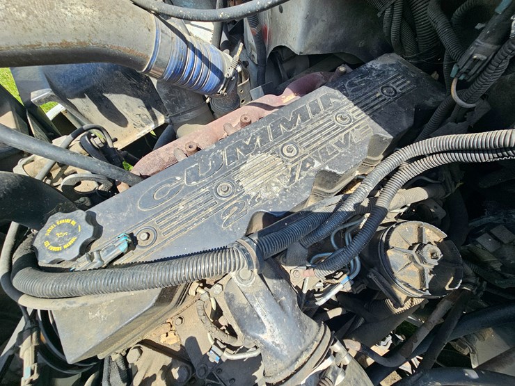 2000-freightliner-fl60-image-38