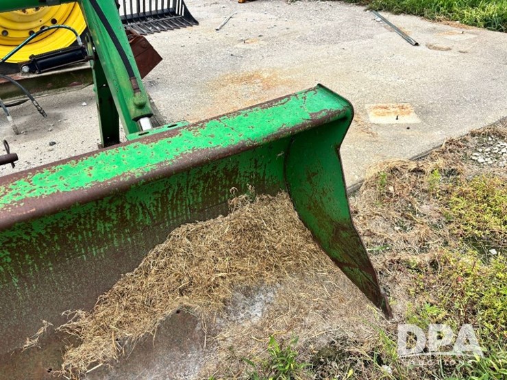 john-deere-725-image-12