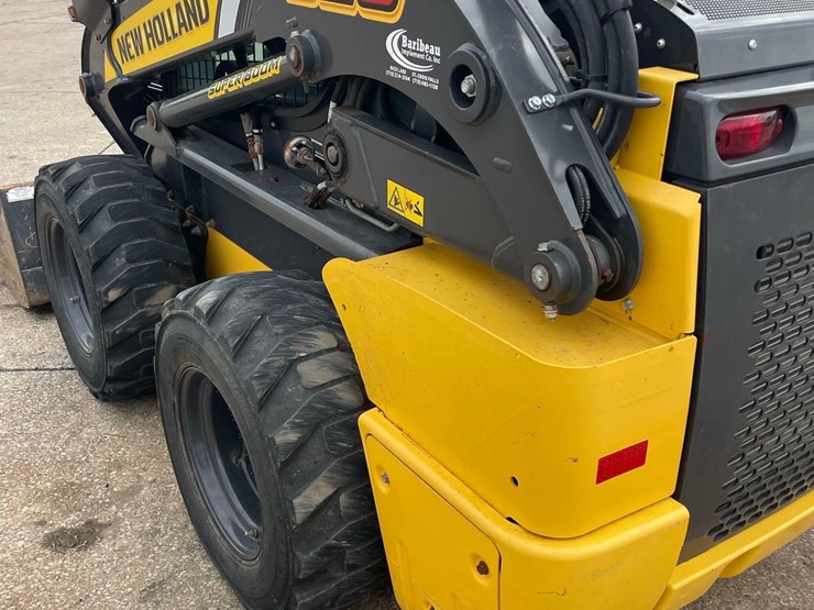 2022-new-holland-l320-image-5
