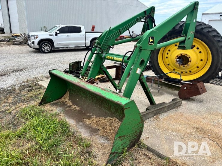 john-deere-725-image-2