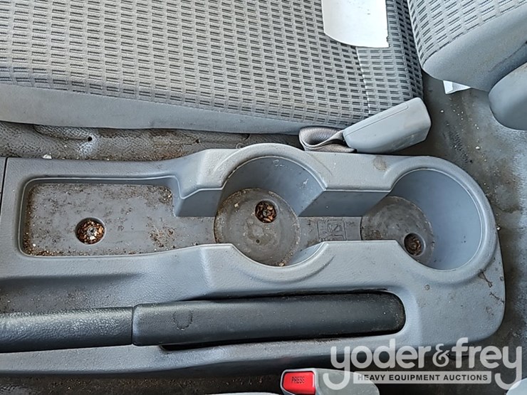 2019-hino-195-image-31