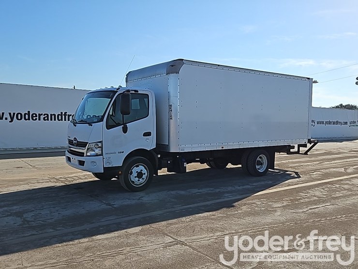 2019-hino-195-image-2