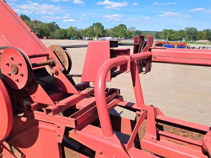 new-holland-315-image-17
