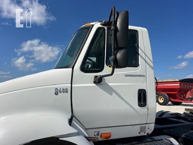 2007-international-transtar-8600-image-12