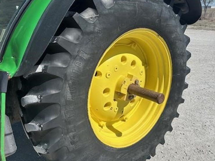 2014-john-deere-6125r-image-12
