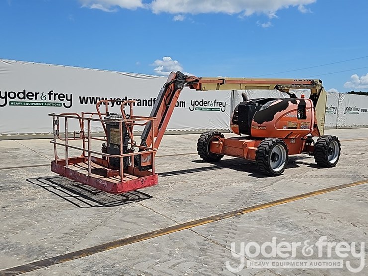 2017-jlg-600aj-image-1