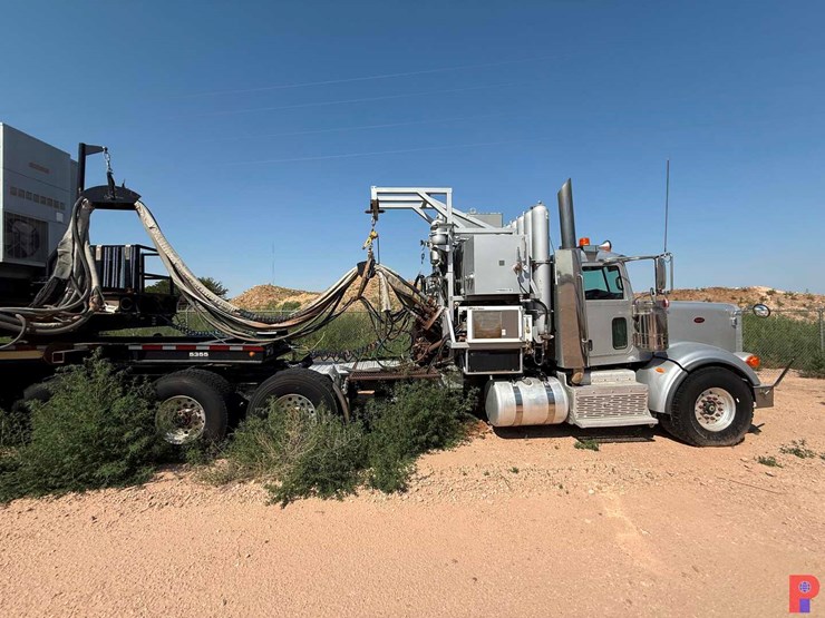 2015-peterbilt-367-image-1