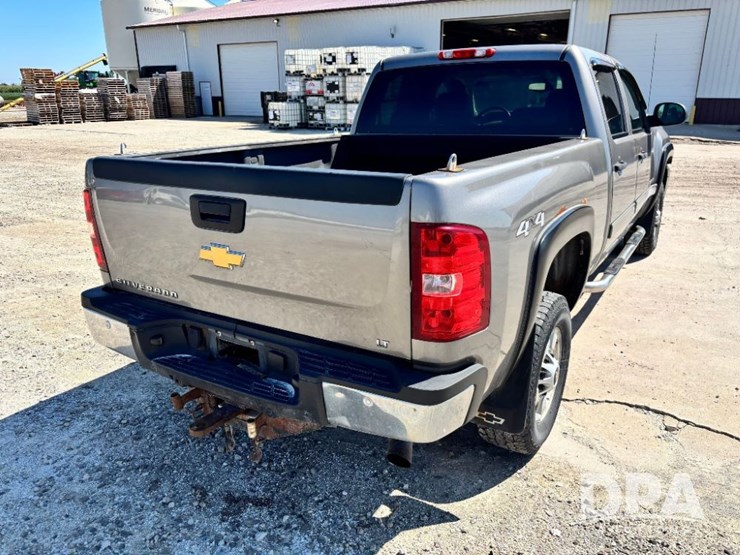 2013-chevrolet-silverado-2500-lt-image-6