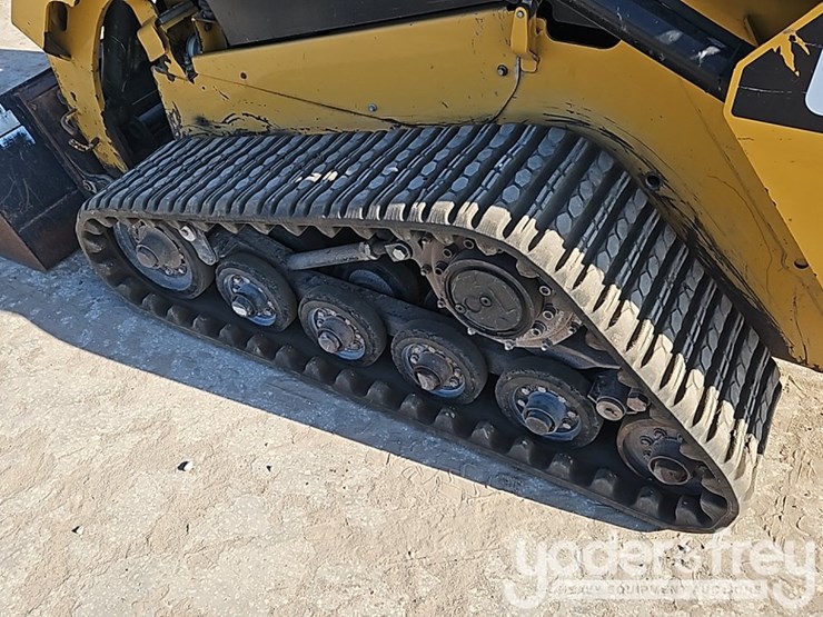 2015-caterpillar-257d-image-19