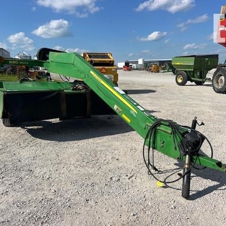 2008 JOHN DEERE 830