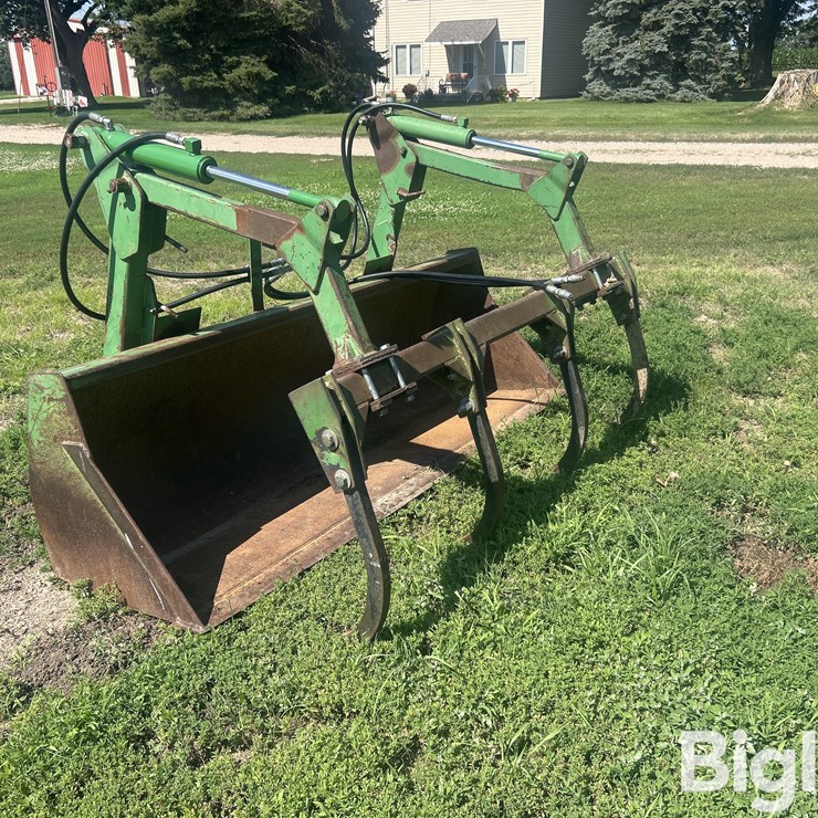 JOHN DEERE 740