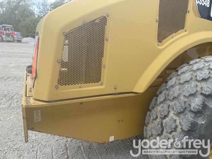 2014-caterpillar-cs54b-image-18