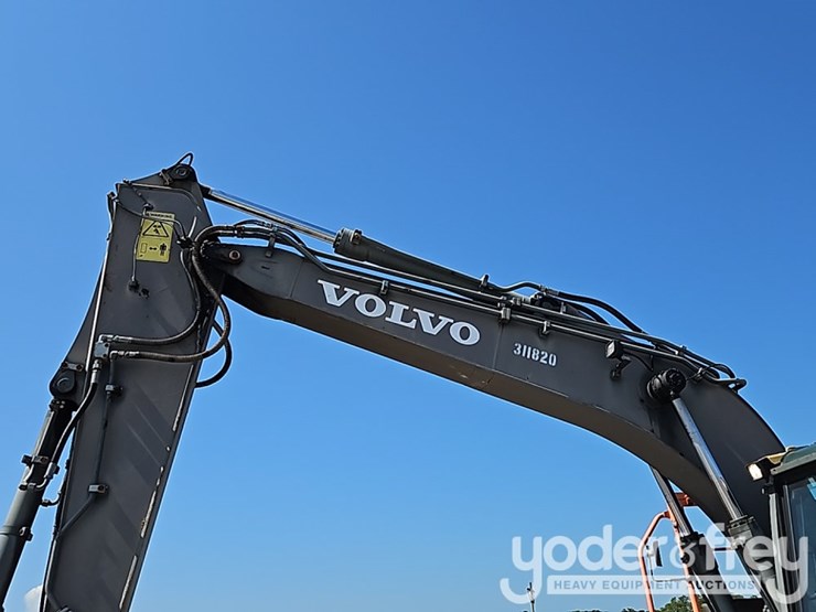2019-volvo-ecr145el-image-18
