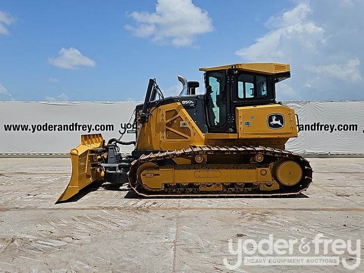 2022-deere-850l-lgp-image-3