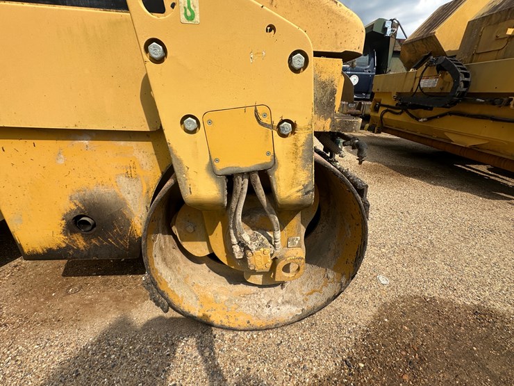 caterpillar-cb34xw-image-8