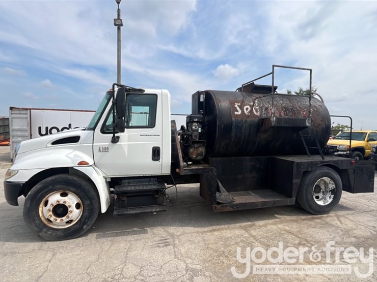2006-international-durastar-4300-image-2