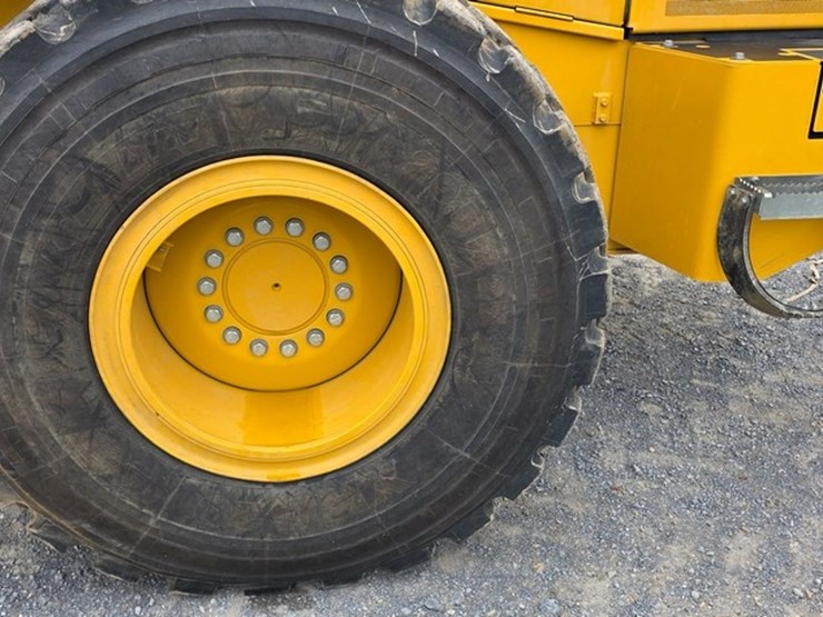 2021-deere-524l-image-19