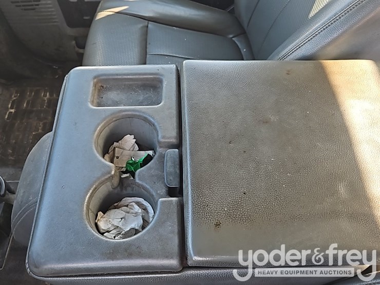 2015-ford-f550-image-28