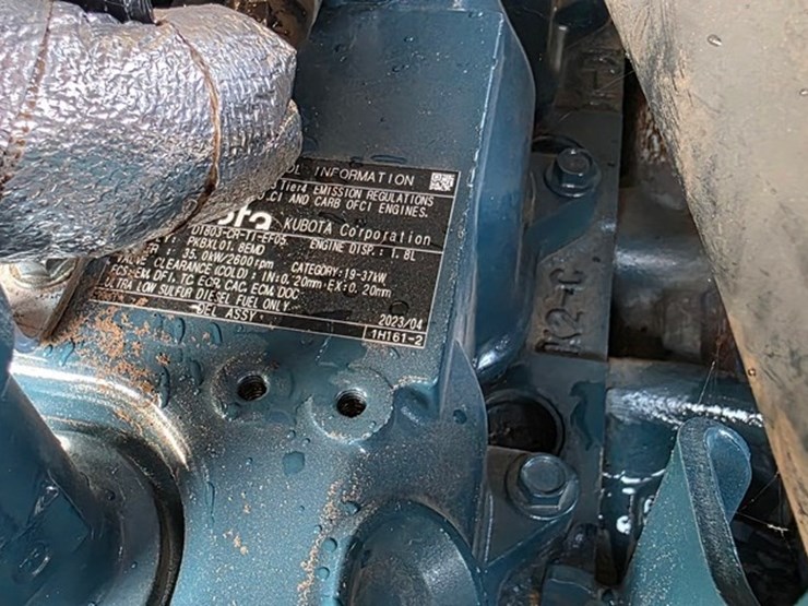 2023-kubota-r430-image-36