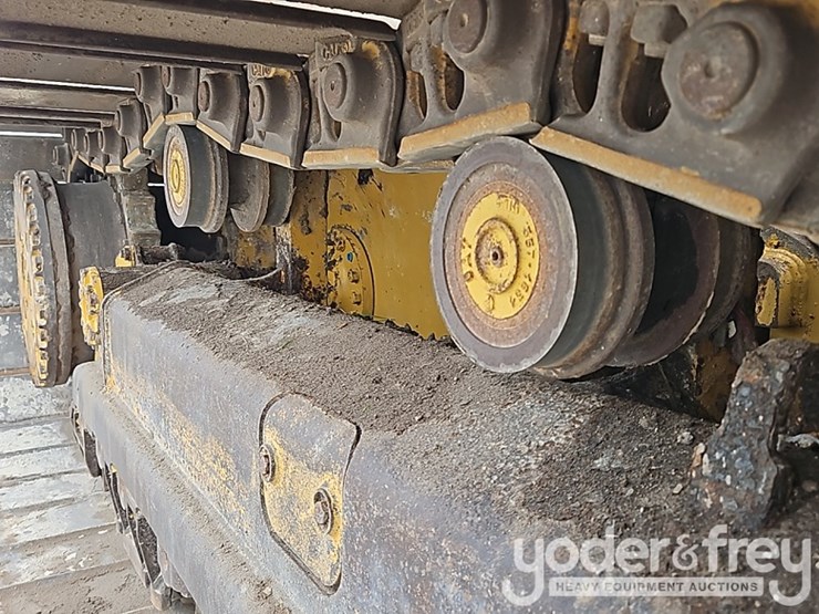 2016-caterpillar-d6k2-lgp-image-11