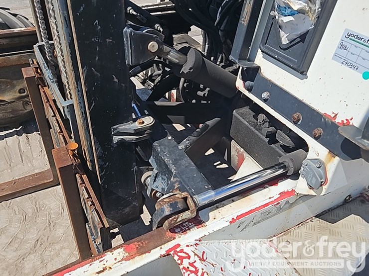 2004-moffett-m5500-image-16