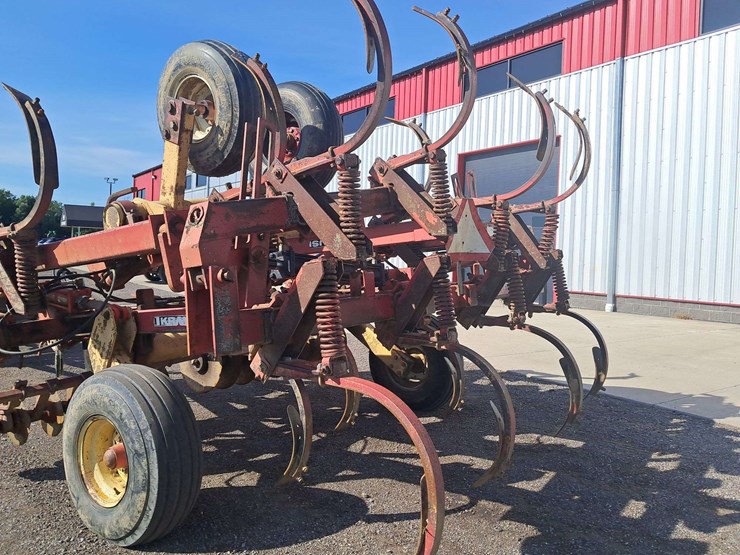 krauss-4500-15-shank-chisel-plow-image-5