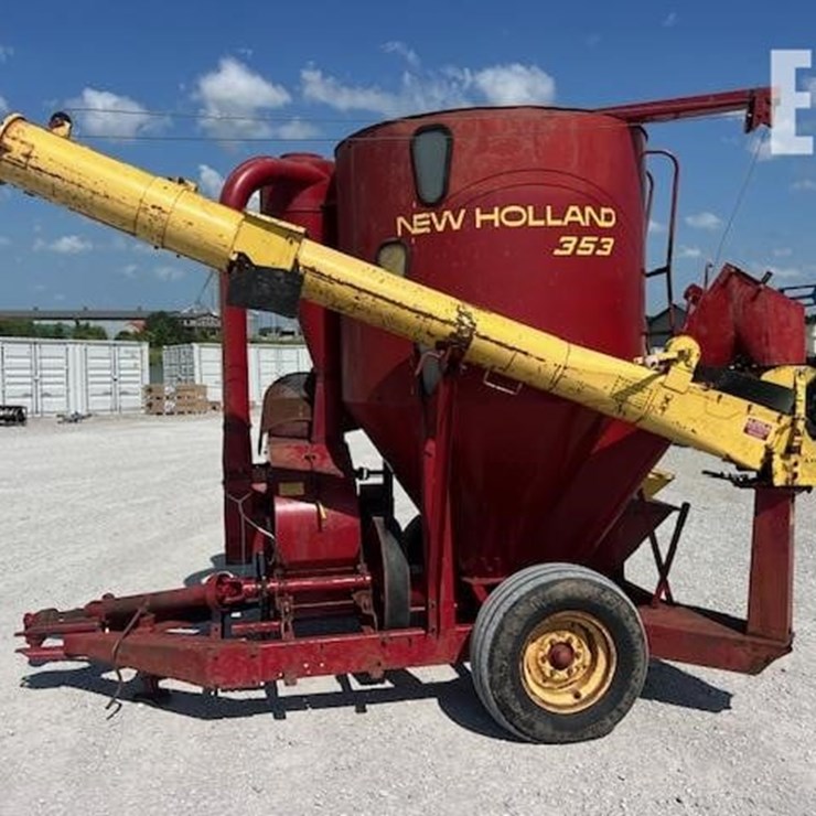 NEW HOLLAND 353