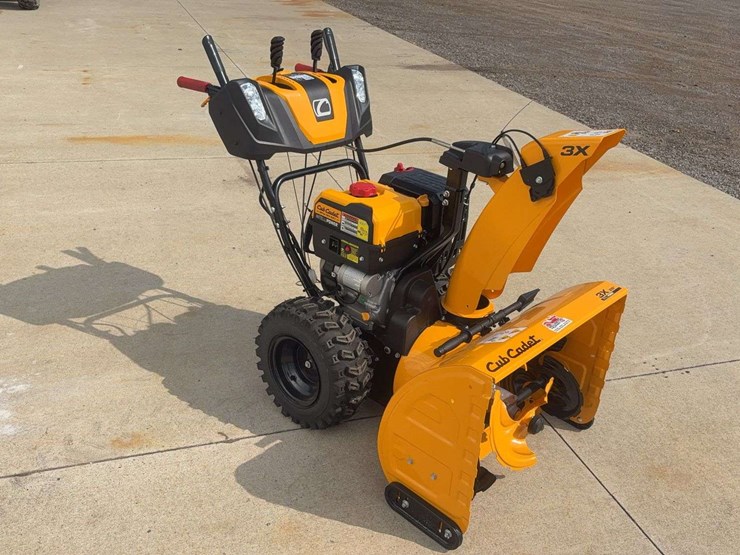 2023-cub-cadet-3x-28-1p-snowblower-image-2