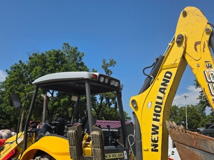 2011-new-holland-b95b-image-24