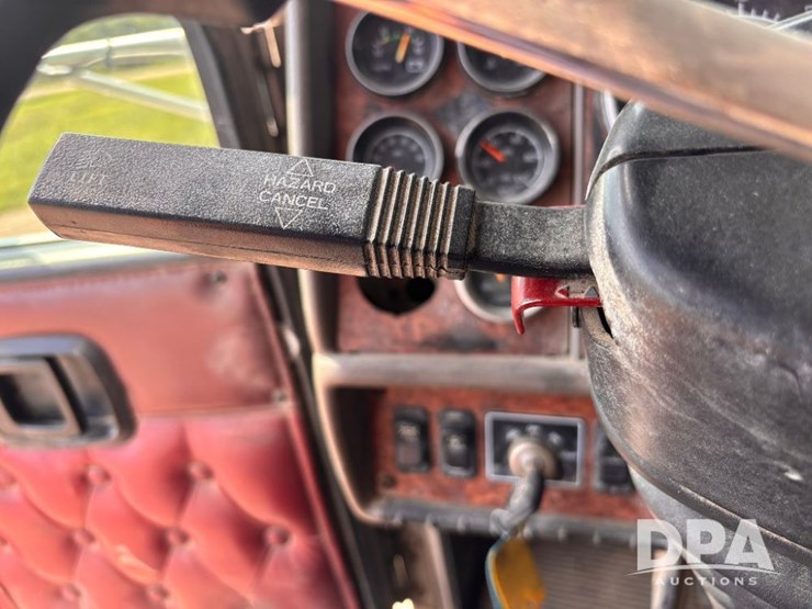 2003-kenworth-t800-image-89