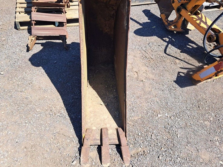 h.k.-12"-trenching-bucket-w/-teeth-image-5