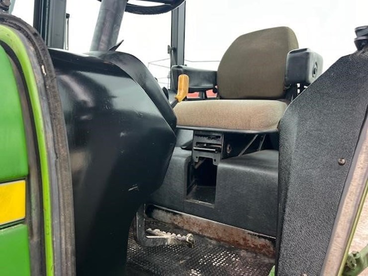 john-deere-4230-image-32