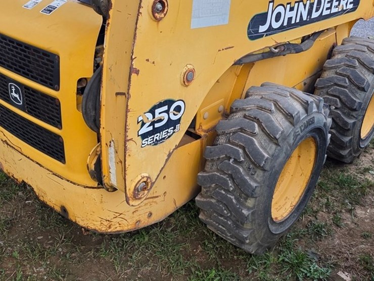 john-deere-250-image-14