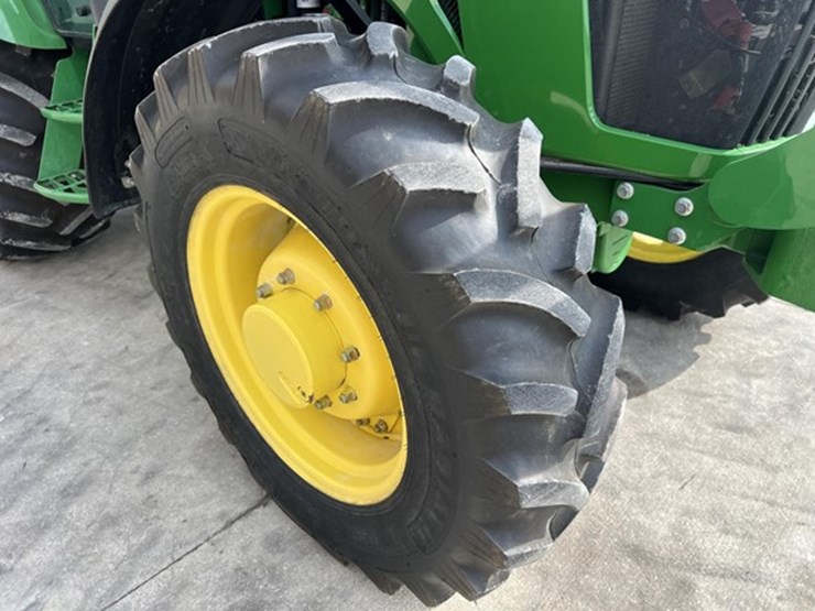 2012-john-deere-5115m-image-13