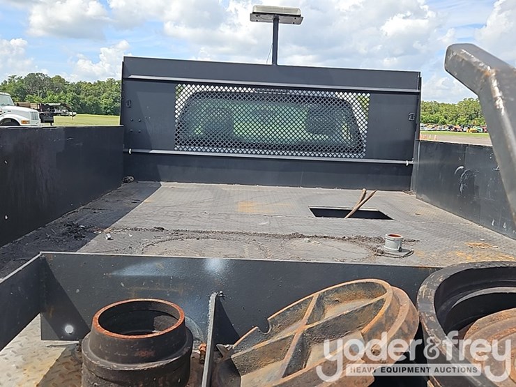 2015-ford-f550-image-17
