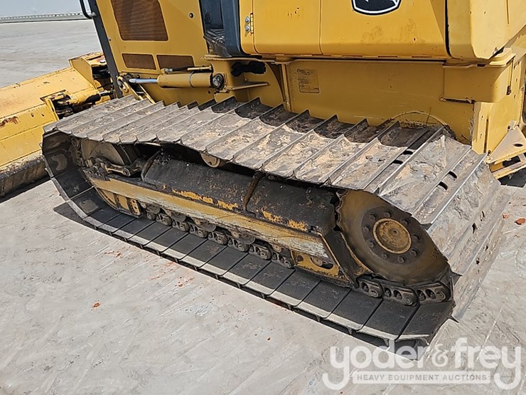 2016-deere-450j-image-23