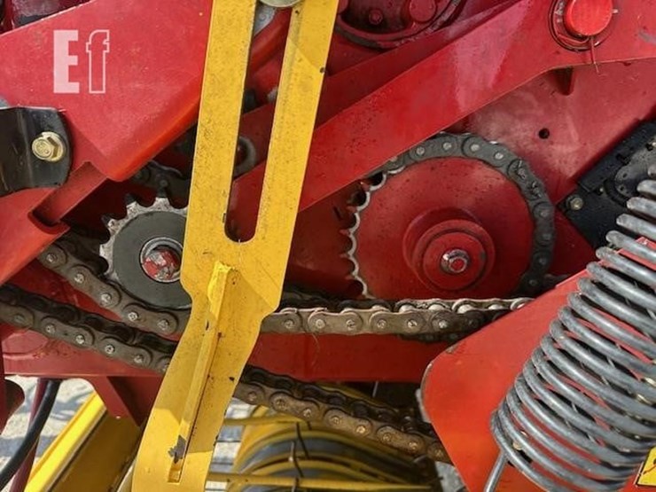 new-holland-roll-belt-560-image-14