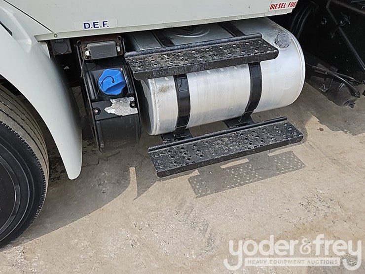 2017-international-durastar-4300-image-5