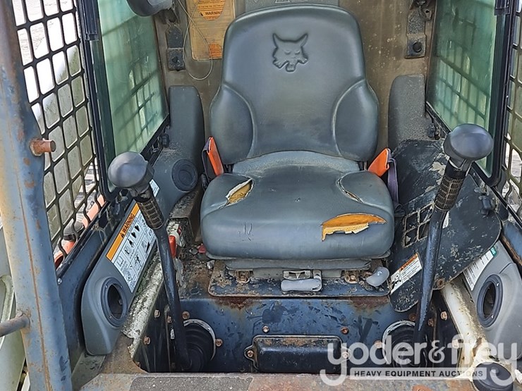 2009-bobcat-t300-image-19