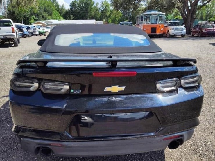 2019-chevrolet-camaro-runs/moves-lt-image-4